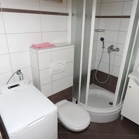 Apartman Dugis Studio-no Parking Makarska