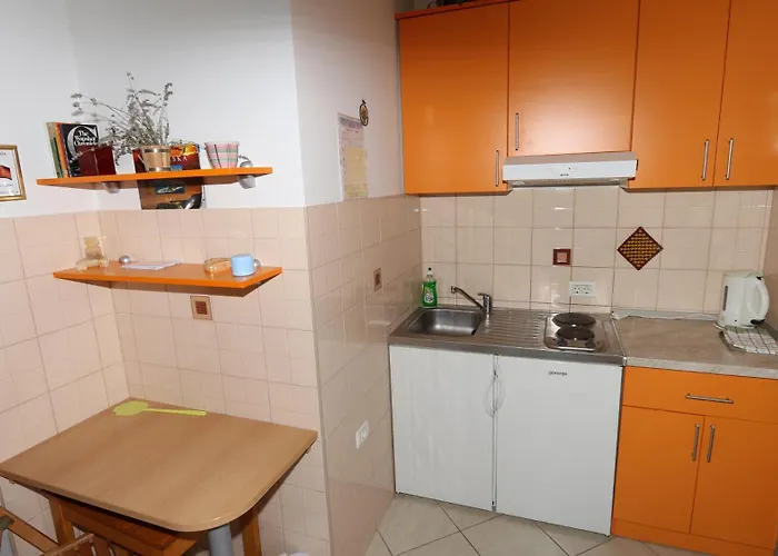 Dugis Studio-no Parking Apartment Makarska